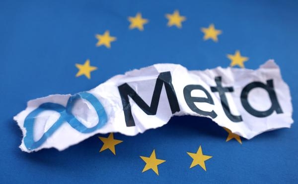 علم الاتحاد الأوروبي وشعار Meta في رسم توضيحي - رويترز