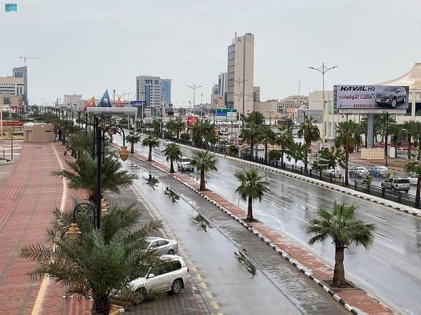 طقس السعودية اليوم.. أمطار رعدية ورياح نشطة مثيرة للأتربة والغبار