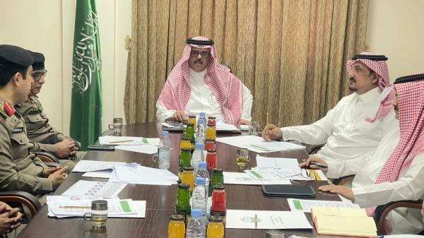 محافظ الجبيل منصور الداود يترأس اجتماع اللجنة