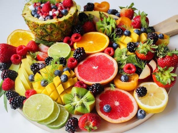 تتسبب بعض أنواع الفاكهة في زيادة الوزن بسبب محتواها العالي من السكر- مشاع إبداعي