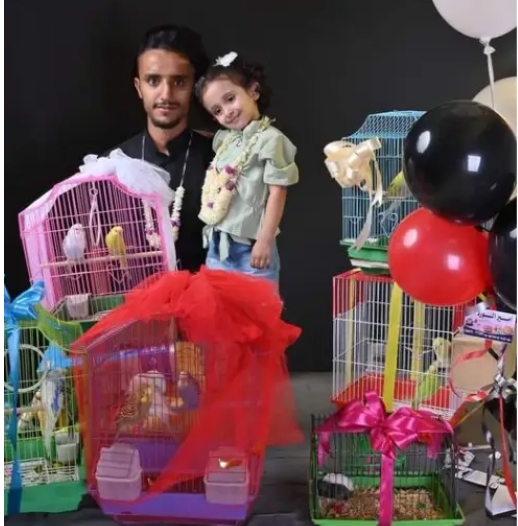 طفلة يمنية تأسر القلوب بفيديو 