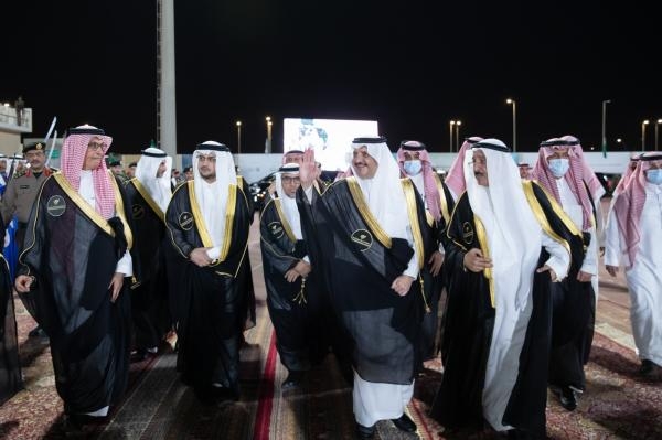 أمير المنطقة الشرقية يرعى حفل تخرج جامعة الإمام عبد الرحمن بن فيصل - اليوم 