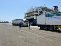 50 طنًا.. أولى طلائع الجسر البحري الإغاثي السعودي تغادر إلى السودان