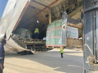 تفريغ المساعدات من الطائرة الإغاثية الـ 12 - حساب مركز الملك سلمان للإغاثة والأعمال الإنسانية على تويتر