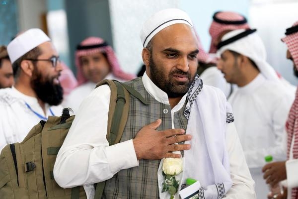 استقبال ضيوف الرحمن بمطار الأمير محمد بن عبد العزيز الدولي بالمدينة المنورة - واس