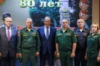 لافروف خلال زيارته إلى القاعدة العسكرية الروسية في طاجيكستان - حساب srb news على تويتر
