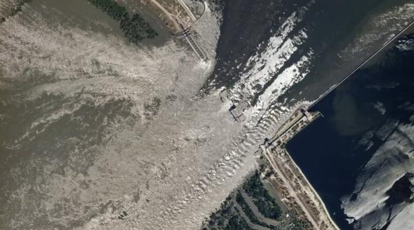 بعد انهيار سد نوفا كاخوفكا.. صور القمر الصناعي تظهر دمارًا كبيرًا وفيضانًا واسعًا