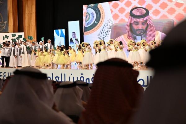 أقيم حفل تكريم المتفوقينفي قاعة الملك فيصل للمؤتمرات بجامعة الملك عبد العزيز - اليوم