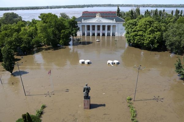 بعد تدمير سد كاخوفكا.. الفيضانات تضرب 20 موقعًا ثقافيًا في خيرسون