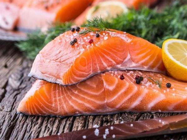 الأسماك تساعد على تعزيز فيتامين د وتقلل نسب الكوليسترول - مشاع إبداعي