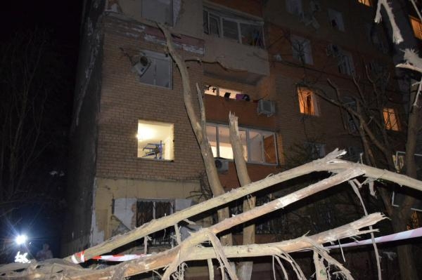 مبنى سكني تضرر خلال غارة روسية ضخمة بطائرة بدون طيار ، وسط هجوم روسي على أوكرانيا ، في أوديسا - رويترز