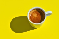 تحسن القهوة المزاج من خلال تعزيز بعض النواقل العصبية التي تزيد الشعور بالسعادة - مشاع إبداعي