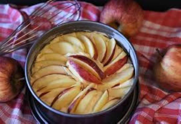 يحتوي التفاح المطبوخ الحلو على نحو 18 جرامات من الكربوهيدرات- مشاع إبداعي