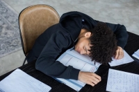 هل يؤثر نوم القيلولة على إبداع العقل؟.. دراسة تكشف