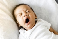 يحتاج الطفل 9- 11 ساعة نوم يوميًا- مشاع إبداعي