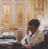 ماكرون يلتقي في اجتماع طارئ وزراء الحكومة الفرنسية - ديلي ميل
