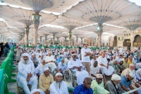 ضيوف الرحمن ينعمون بأجواء روحانية في المسجد النبوي - واس