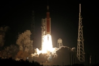 الهند تستعد لإطلاق بعثة فضائية جديدة - أرشيفية رويترز