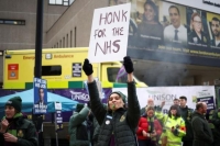 إضراب الأطباء في بريطانيا - رويترز