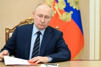 الرئيس الروسي يمدد قيود تصدير المواد الخام والسلع لعامين - رويترز