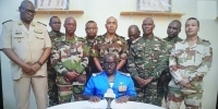 الكولونيل أمادو عبد الرحمن يعلن عزل الرئيس محمد بازوم - وكالات 