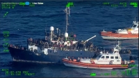 أشخاص يحاولون الهجرة غير الشرعية عبر البحر المتوسط - رويترز