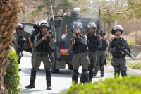 قوات الاحتلال تنتهك القانون الدولي الإنساني بحق الفلسطينيين - رويترز
