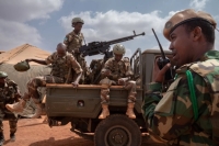 الجيش الصومالي نفذ عملية عسكرية ضد حركة الشباب الإرهابية - موقع 7enews