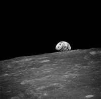 سطح القمر - مشاع إبداعي
