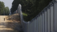 جدار معدني بولندي شُيد حديثًا على الحدود مع بيلاروسيا - موقع AP