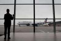 أكبر المطارات في موسكو تغلق مجالها الجوي - رويترز