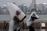 إعصار ساولا يصل إلى جنوب الصين.. كيف استعدت بكين له؟