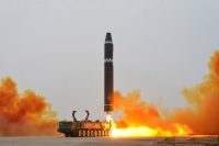 كوريا الشمالية تطلق صاروخًا باليستيًا واحدا على الأقل قبالة ساحلها الشرقي - رويترز