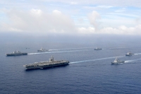 9 قطع تشارك في المناورات البحرية بين سول وواشنطن - موقع PBS News