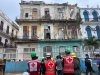 مصرع عاملي إنقاذ في انهيار منزل بكوبا - رويترز