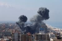 هجوم مضاد.. سماع دوي انفجارات وسط غزة
