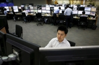 بنوك وشركات في كوريا الجنوبية تفقد ما يقرب من 10 آلاف وظيفة - رويترز