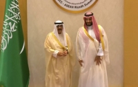 أمير قطر وولي عهد الكويت يصلان إلى المملكة للمشاركة في قمة الرياض