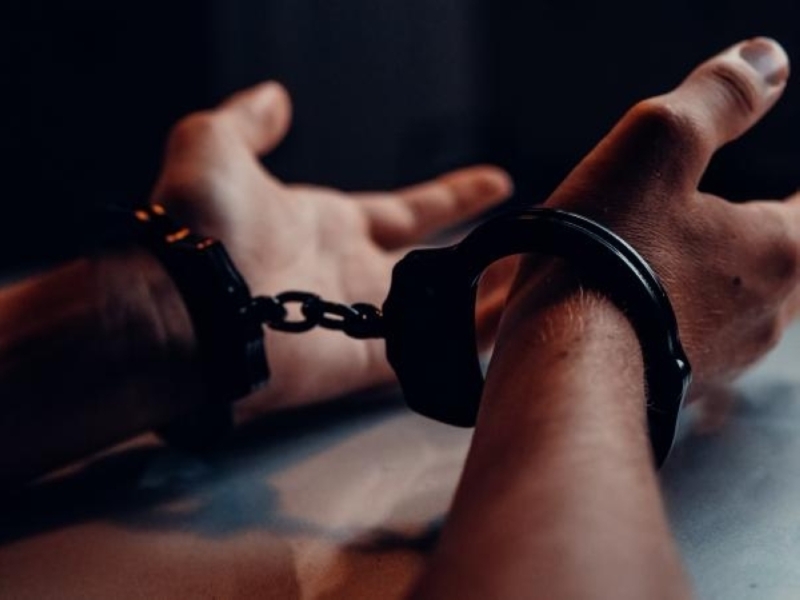 القبض على شخص لترويجه 21.8 كلجم من مادة الحشيش المخدر في جدة