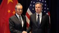 وزير الخارجية الصيني وانغ يي مع نظيره الأمريكي أنتوني بلينكن - موقع Nikkei Asia