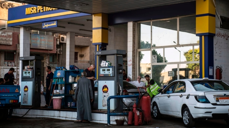 مصر: رفع أسعار البنزين وتثبيت السولار