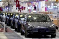تراجع مبيعات السيارات الكهربائية يهبط بحجم الاستثمارات في القطاع 