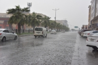 أمطار رعدية متوسطة إلى غزيرة تؤدي إلى جريان السيول - اليوم