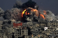 الاحتلال لا يقيم وزنًا للقوانين الدولية في اعتدائه على سكان غزة - موقع the friday times