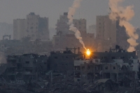 غارات متواصلة من الاحتلال على قطاع غزة- رويترز