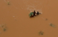 الفضانات تضرب مقاطعة نهر تانا في كينيا- رويترز