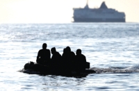 إنقاذ 42 مهاجرًا غير شرعي بالمغرب (رويترز)