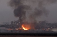 القصف الإسرائيلي يحصد المزيد من الضحايا في غزة - رويترز