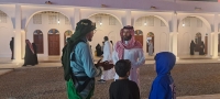 رجل العسة يُحيي التراث في مهرجان البشت الحساوي - اليوم
