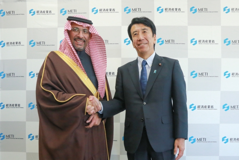 وزير الصناعة يبحث استقطاب استثمارات يابانية جديدة إلى السعودية